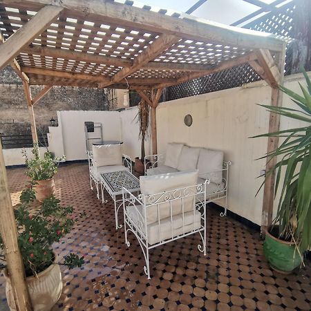 Riad Avec Terrasse Privee Et Piscine Partagee A 300M フェズ エクステリア 写真