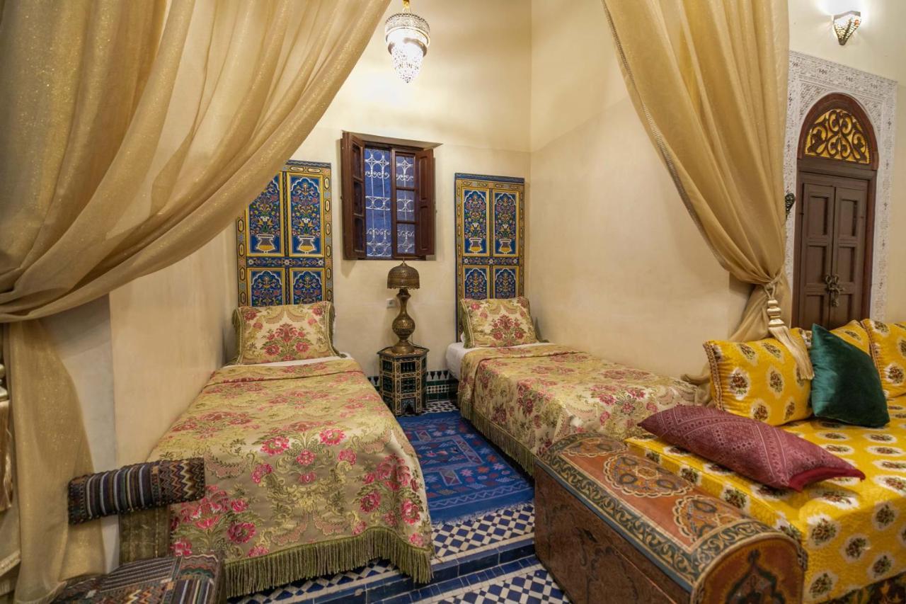 Riad Avec Terrasse Privee Et Piscine Partagee A 300M フェズ エクステリア 写真