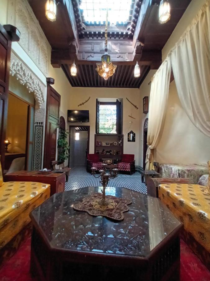 Riad Avec Terrasse Privee Et Piscine Partagee A 300M フェズ エクステリア 写真