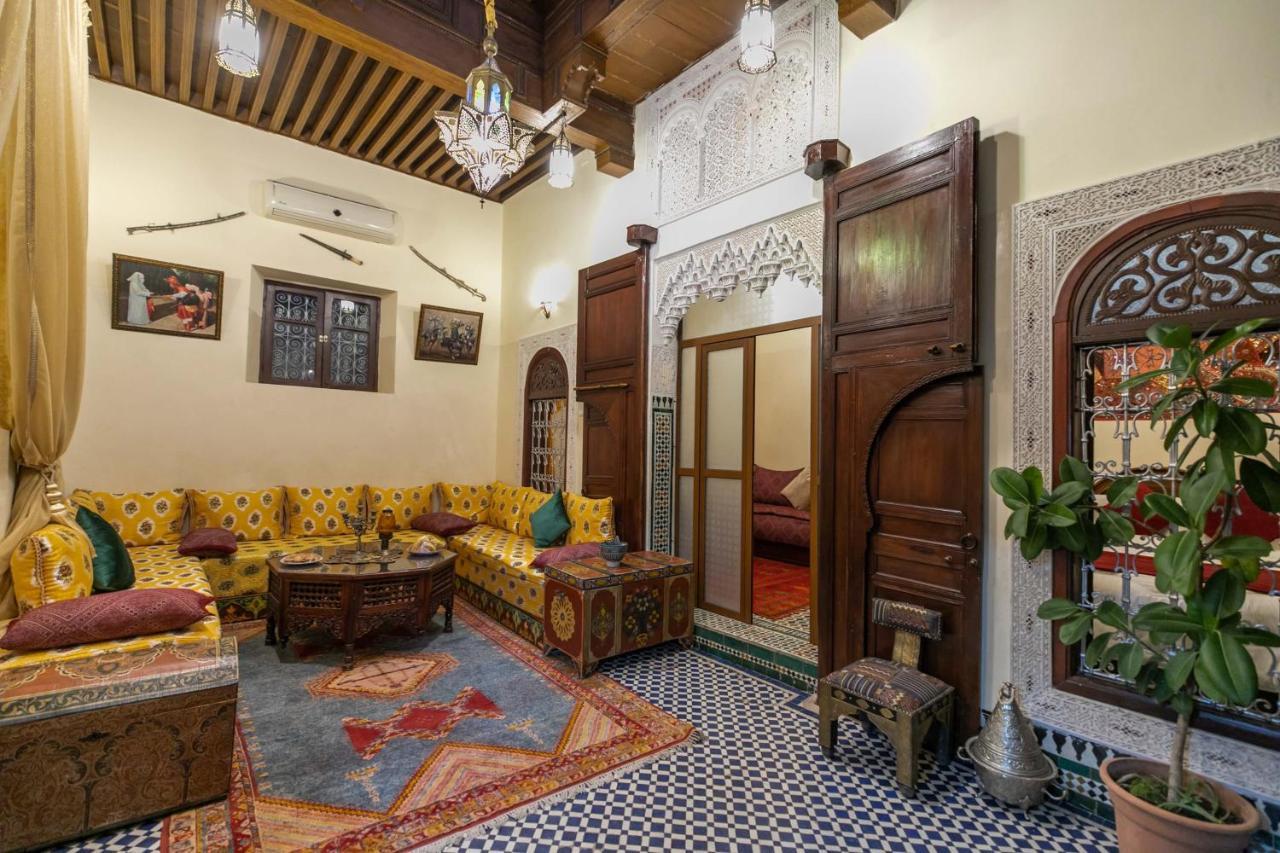 Riad Avec Terrasse Privee Et Piscine Partagee A 300M フェズ エクステリア 写真