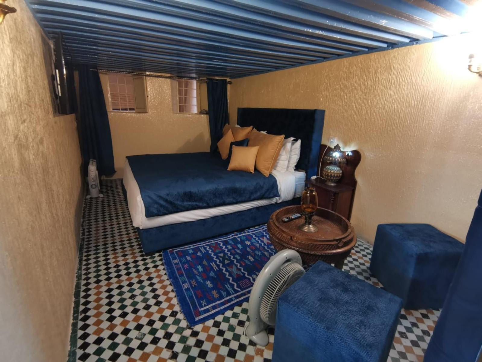Riad Avec Terrasse Privee Et Piscine Partagee A 300M フェズ エクステリア 写真