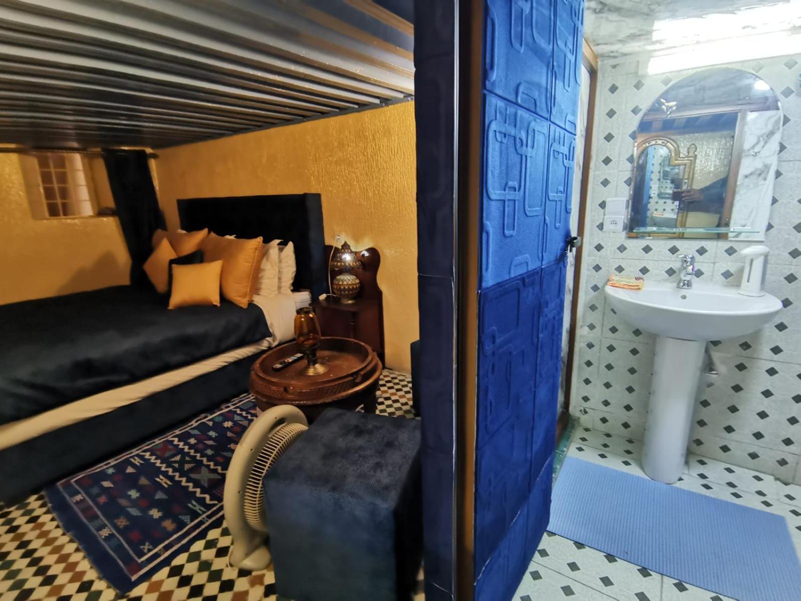 Riad Avec Terrasse Privee Et Piscine Partagee A 300M フェズ エクステリア 写真